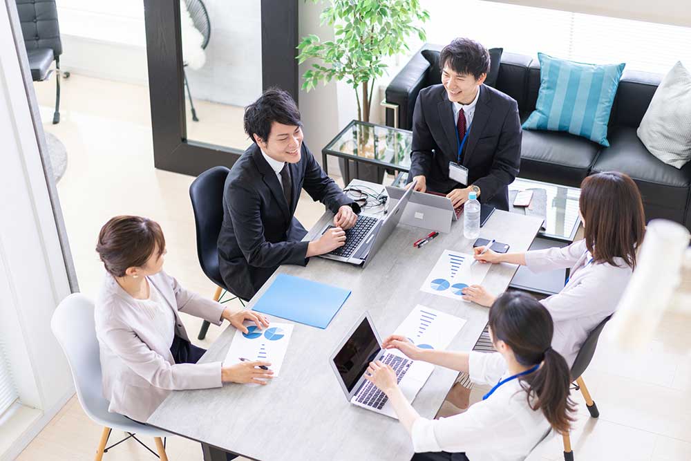 多様な実務経験を持つ人材の登録多数